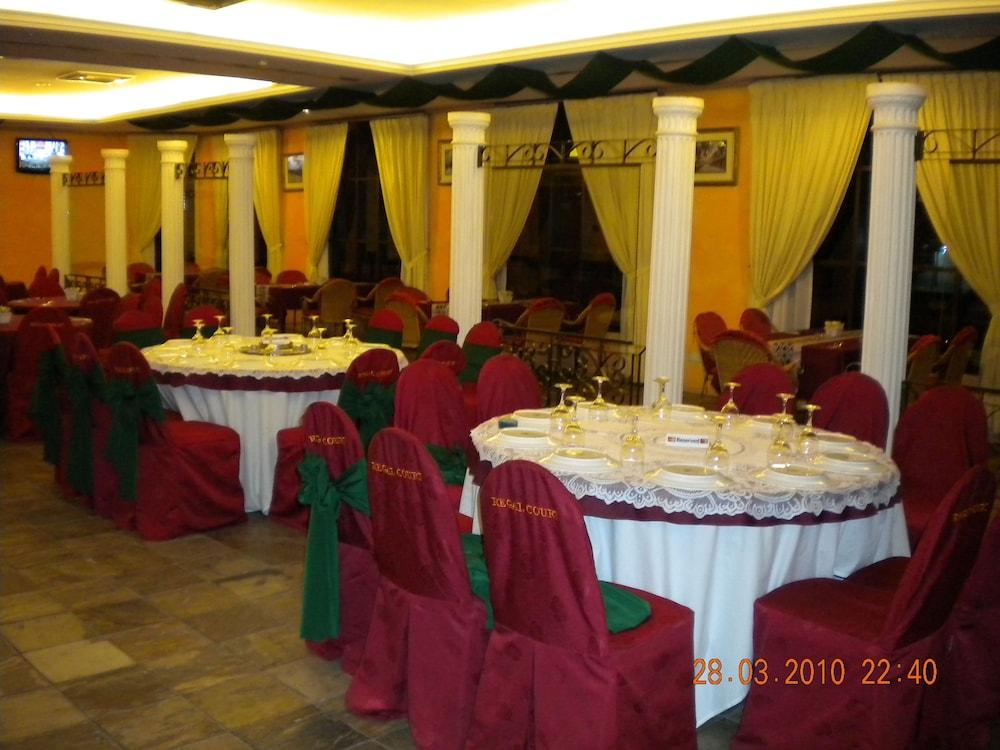 Regal Court Hotel كوشنج المظهر الخارجي الصورة
