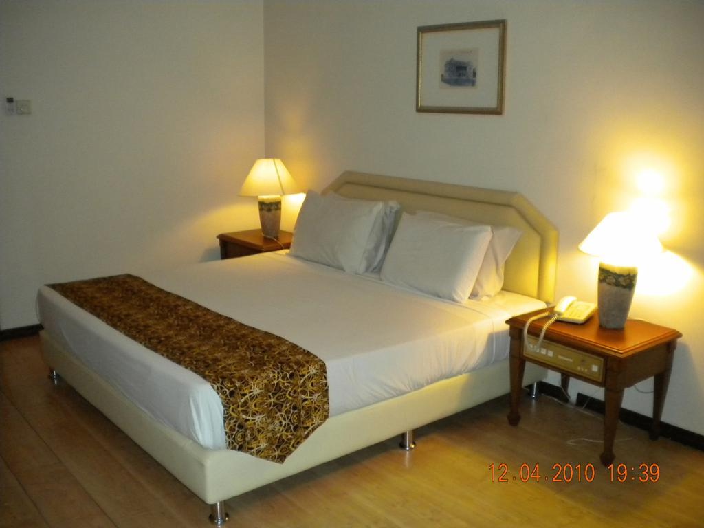 Regal Court Hotel كوشنج الغرفة الصورة