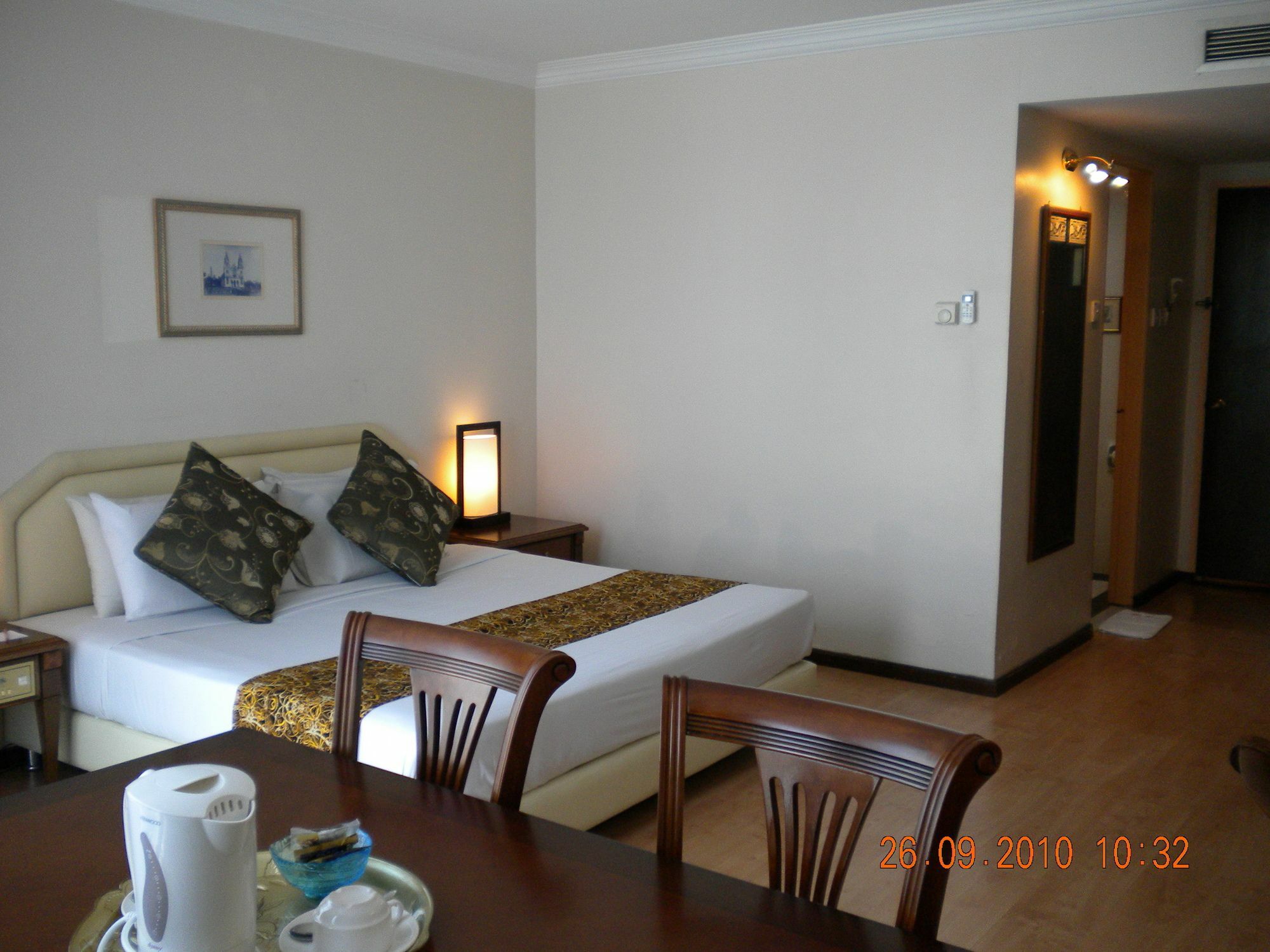 Regal Court Hotel كوشنج المظهر الخارجي الصورة