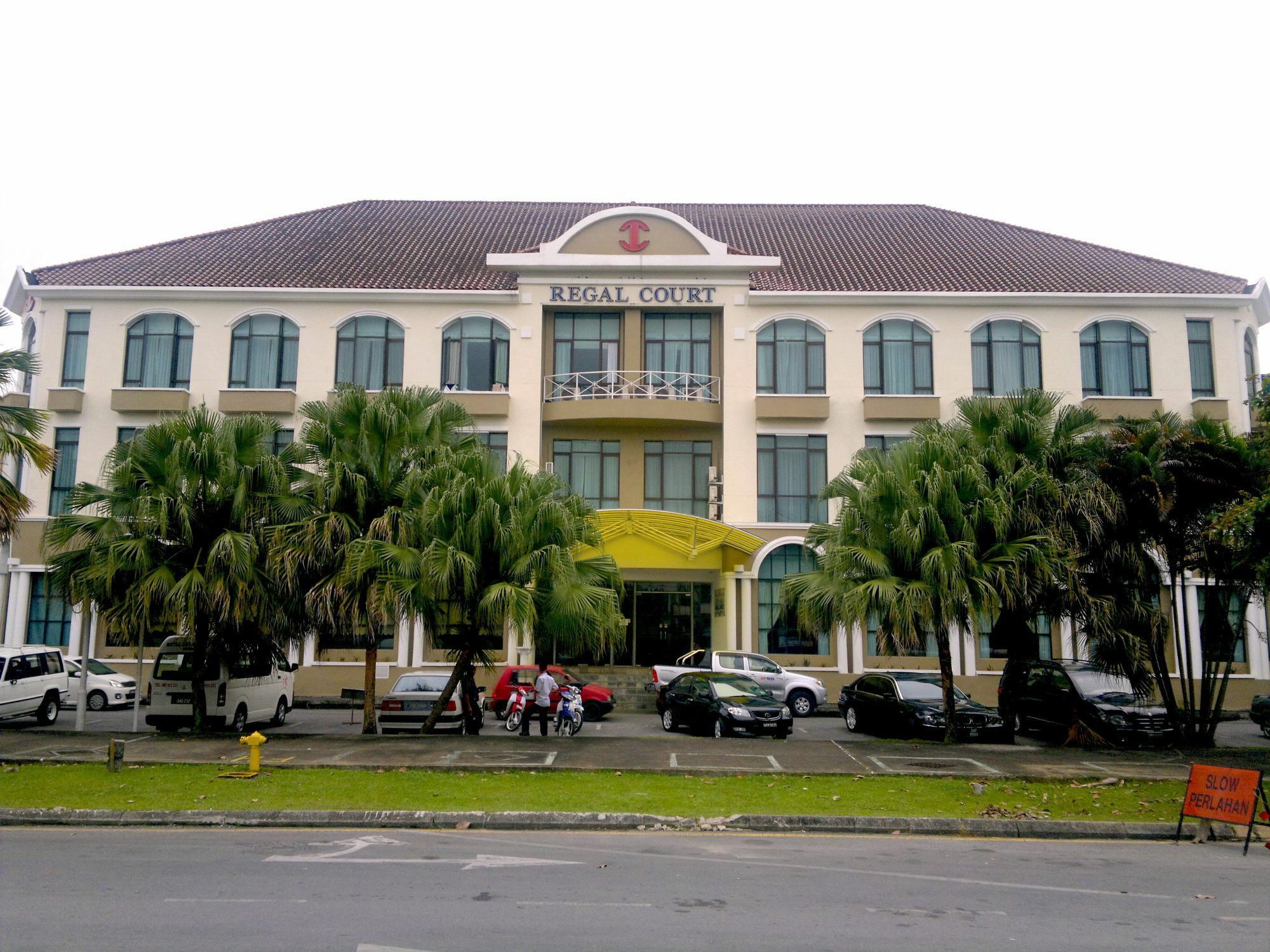Regal Court Hotel كوشنج المظهر الخارجي الصورة